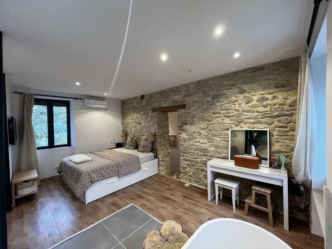 Maison à BOUVESSE-QUIRIEU