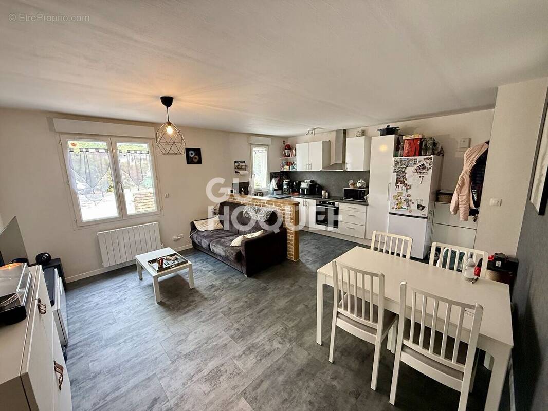 Appartement à ISSOU