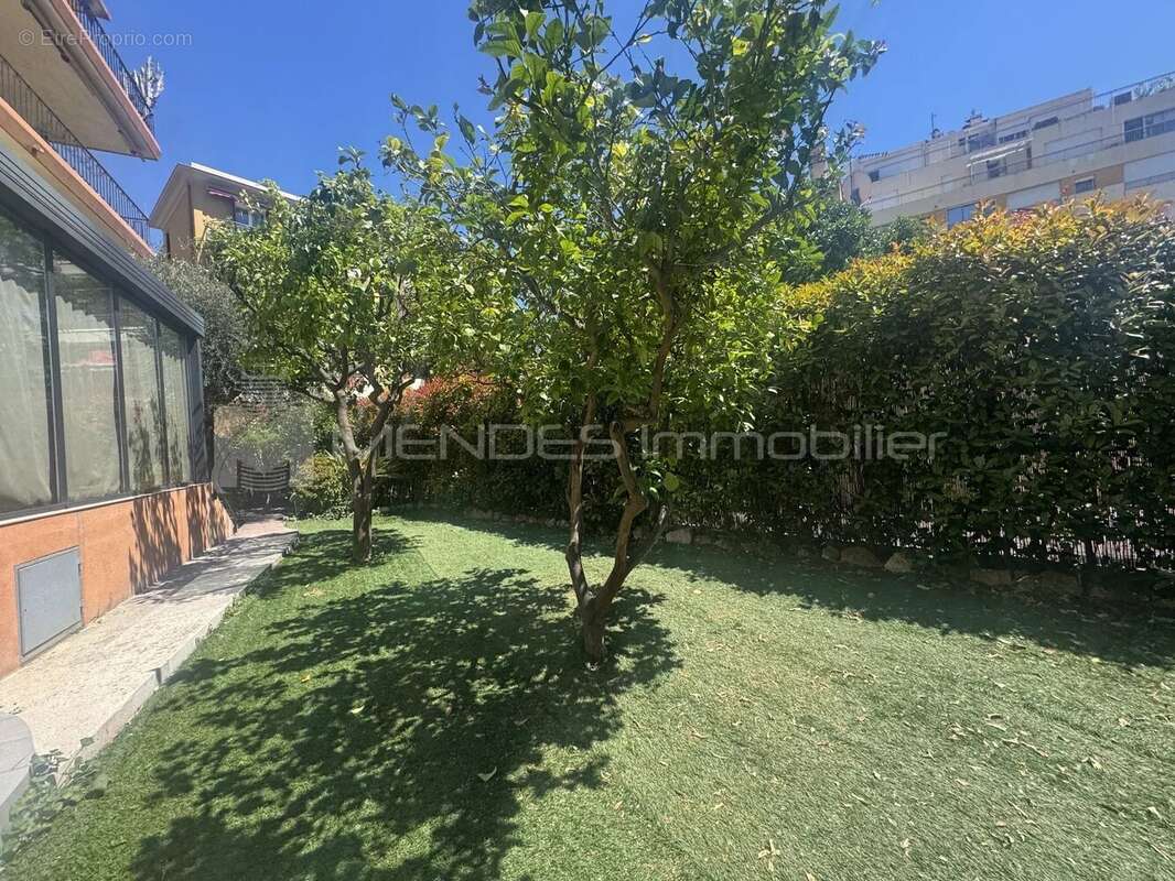 Appartement à ROQUEBRUNE-CAP-MARTIN