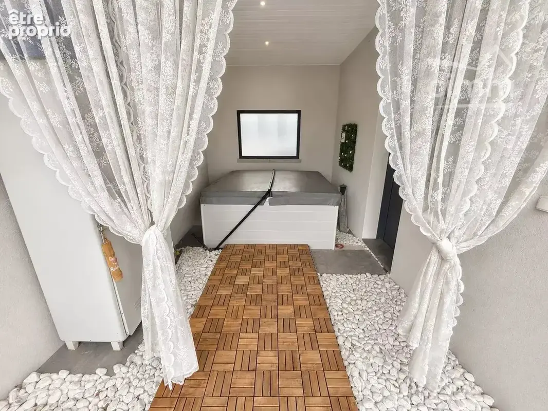 Villa recente 3 chambres montrond les bains - photo 3