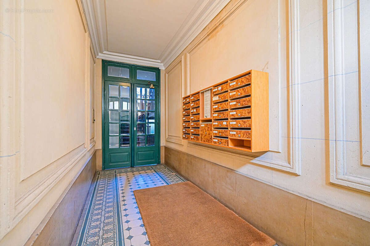 Appartement à PARIS-14E