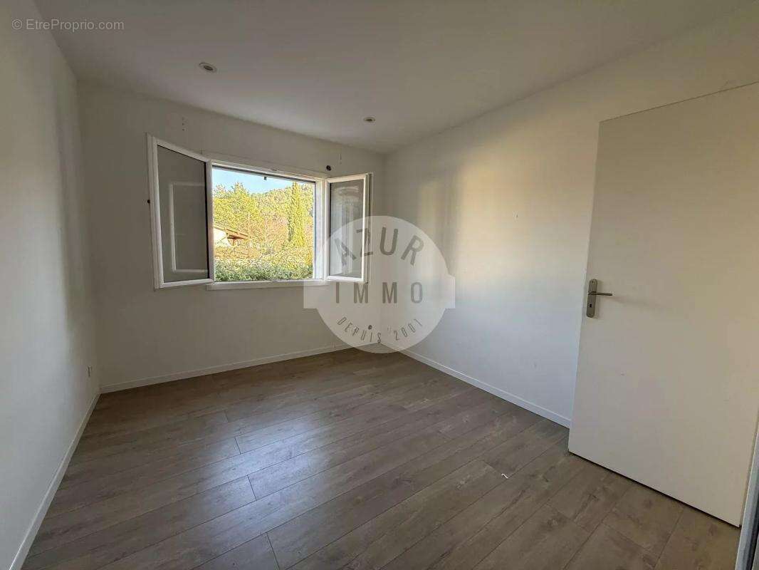 MAISON 198 M² sur 2000m² de terrain, piscine et garage - photo 12