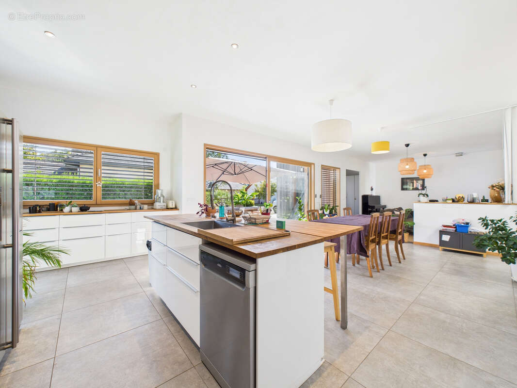 Maison à VIVIERS-DU-LAC