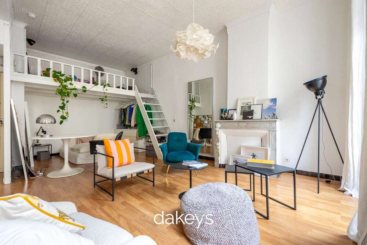 Appartement à MARSEILLE-6E
