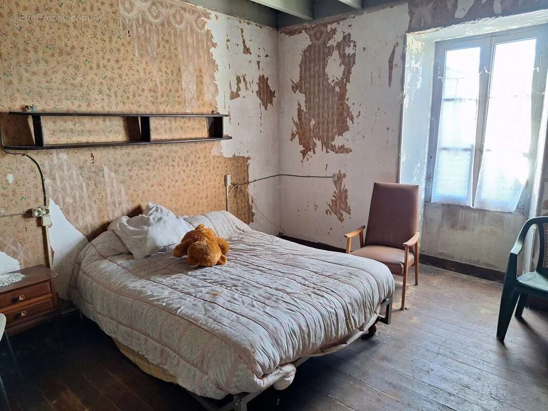 Ancien logis à renover Brie 16590 - photo 8