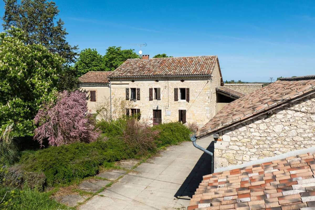 Maison à CAHUZAC-SUR-VERE