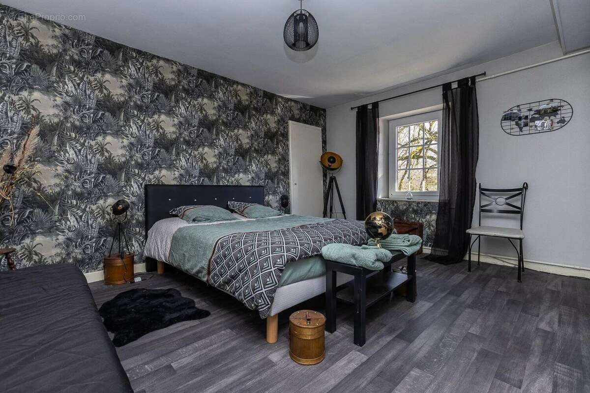 Maison à MONTFERRAT