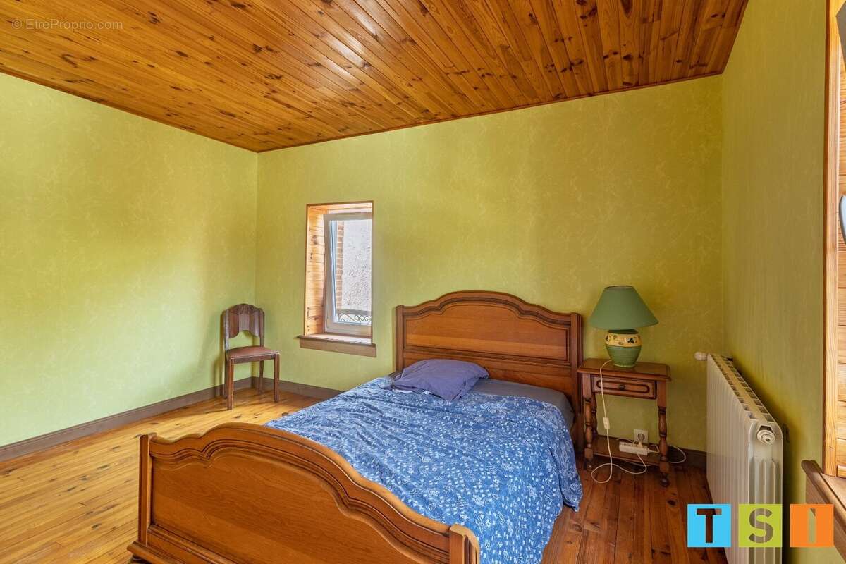 Maison à POUY-DE-TOUGES