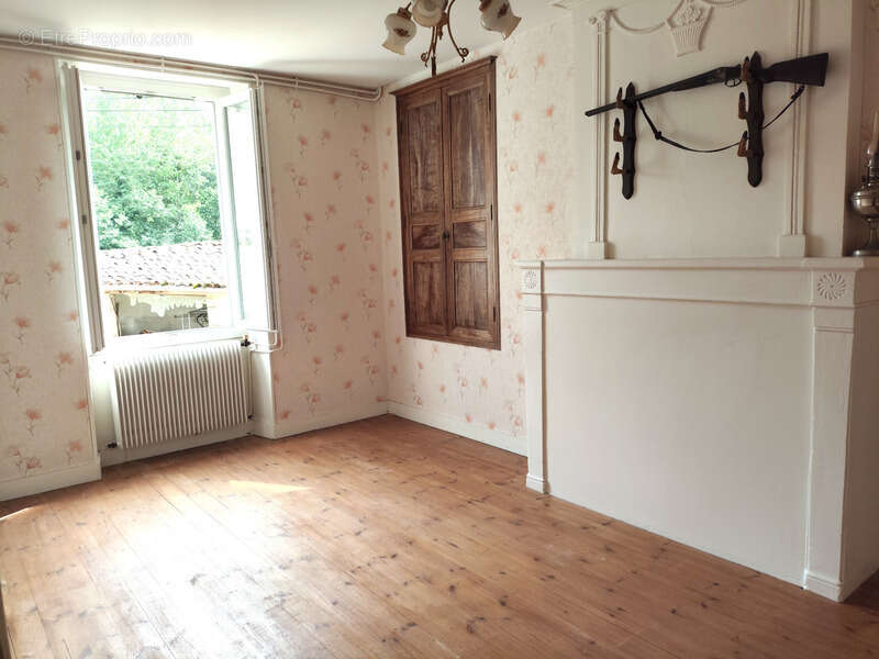 Maison à LOUZAC-SAINT-ANDRE