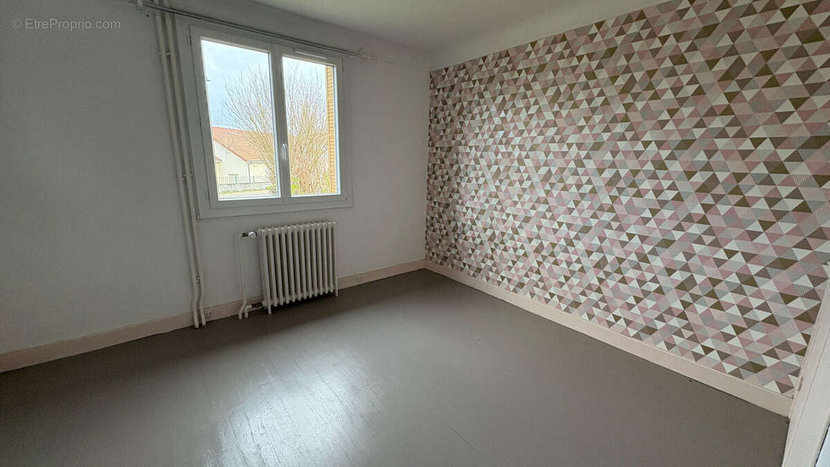 Maison à YZEURE