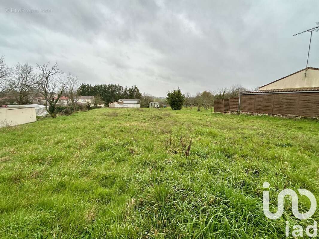 Photo 4 - Terrain à MARSAIS-SAINTE-RADEGONDE