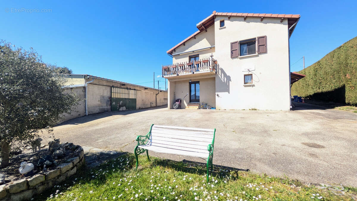 Maison à UNIEUX