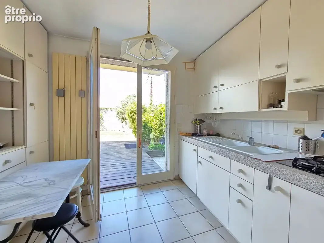 Le Bouscat - Maison 213 m² - Extérieur 175 m² - Garage double - photo 5