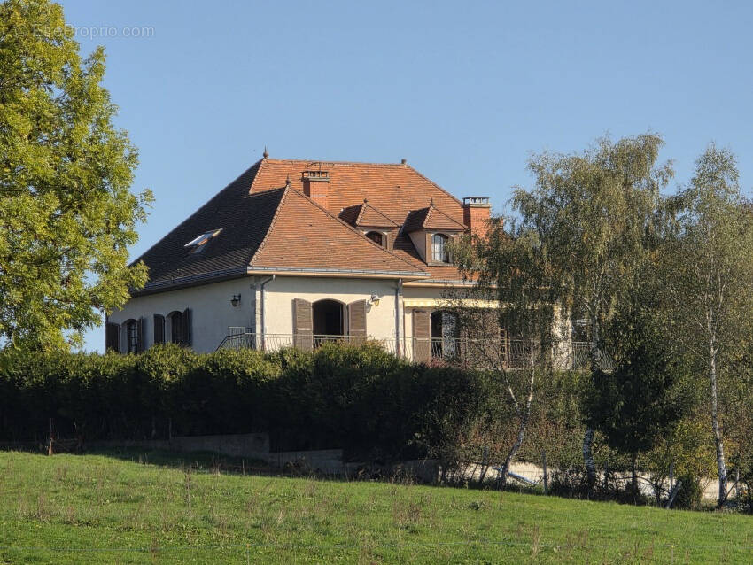 Maison à VILLOSANGES