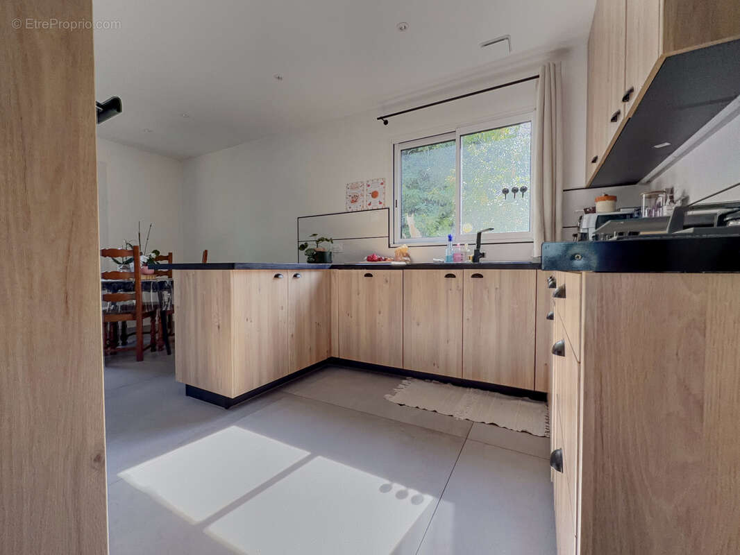 À VENDRE   Maison rénovée avec terrain de 3 327 m2 - photo 8