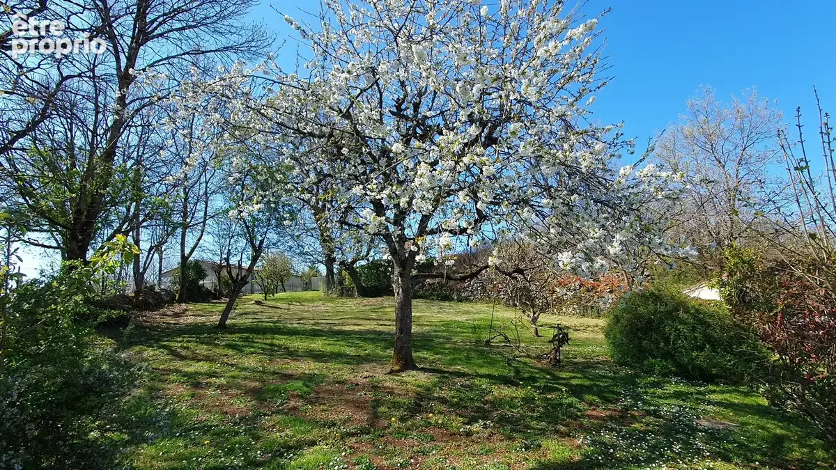 Maison familiale avec appartement indépendant sur 2157m2 de terrain - photo 17