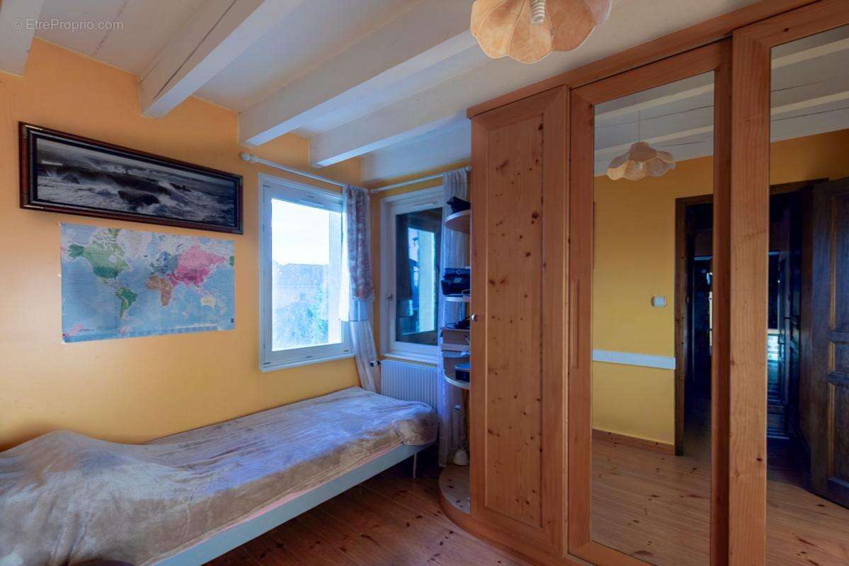 Maison familiale avec piscine et grand terrain - photo 15