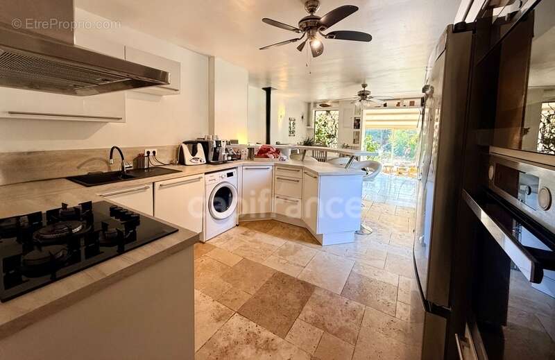 Maison à BAGNOLS-EN-FORET