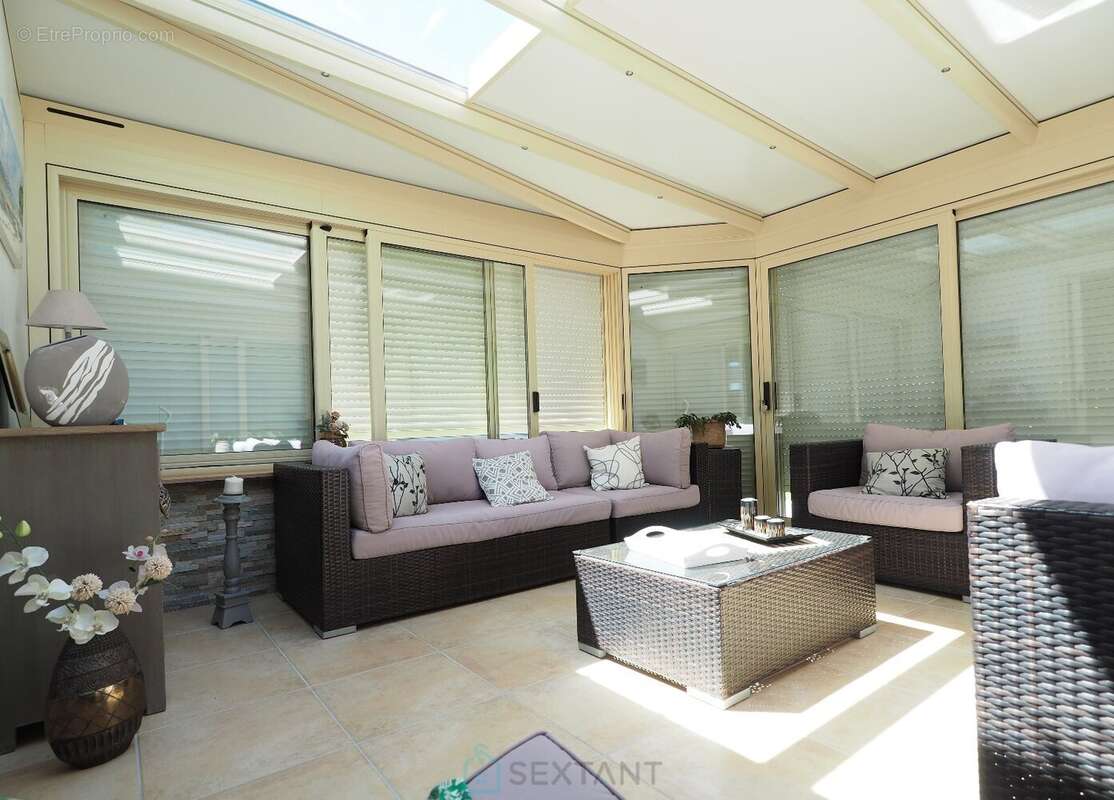 Agréable et lumineuse traditionnelle sur sous-sol complet - Belle parcelle paysagée de 2 800 m² - photo 8