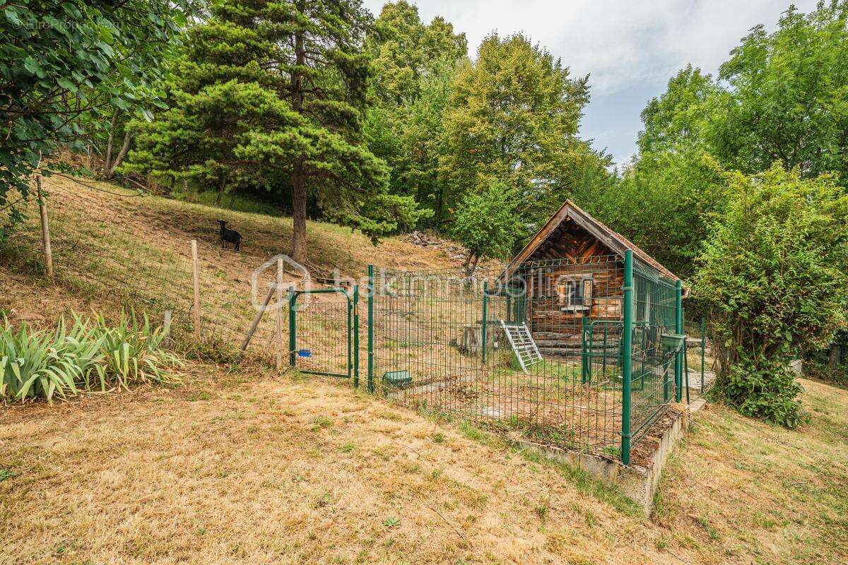  Maison familiale avec grand terrain, piscine et autonomie énergétique – Notre-Dame-de-Mésage Le Haut - photo 23