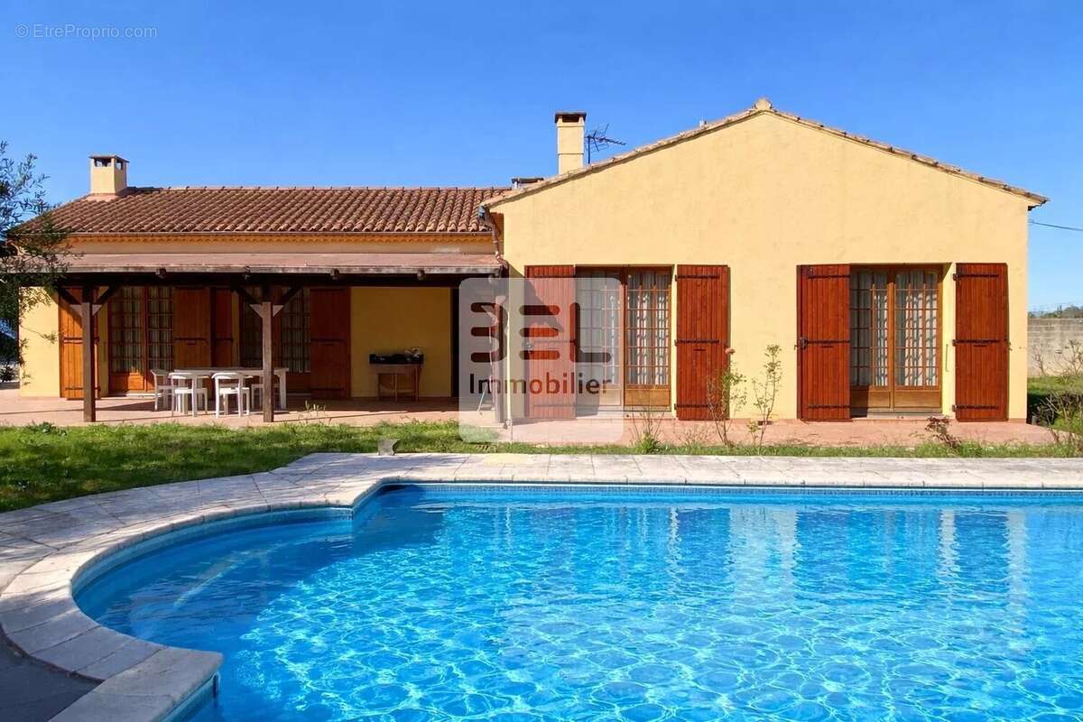 Maison à LE PONTET