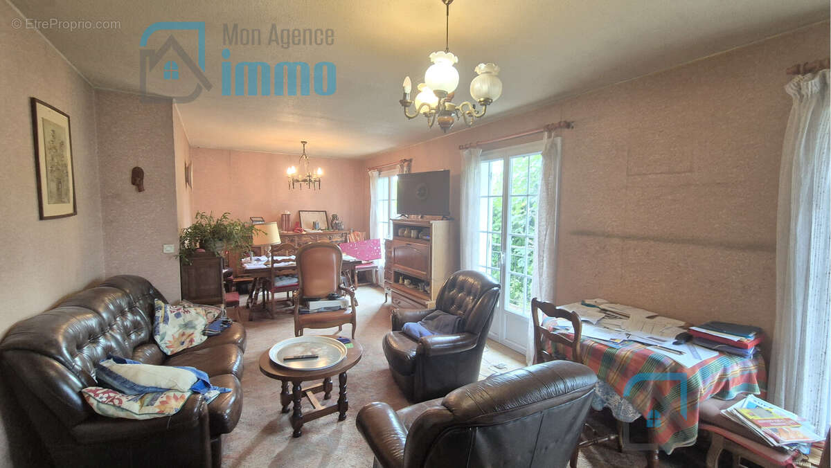 Maison à LA CHAPELLE-SAINT-URSIN