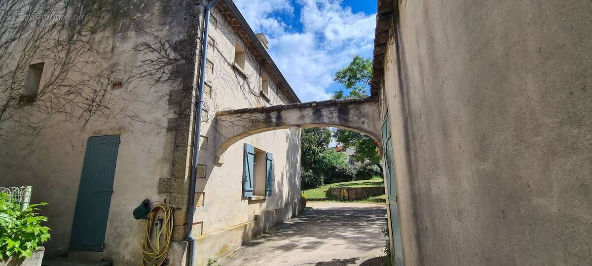 Maison à COLLIAS