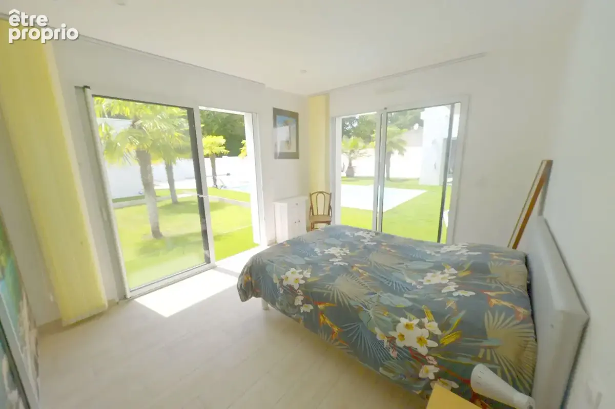 Maison 144 m² à Saint-Sulpice-De-Royan  - photo 7