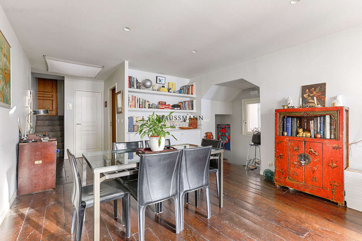 Appartement à PARIS-2E