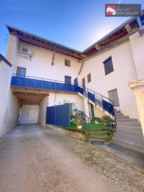 Appartement à PONT-DE-VAUX