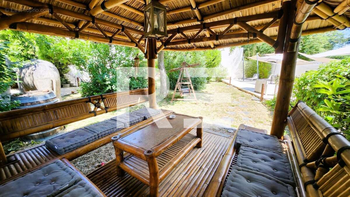 Maison à VEZENOBRES