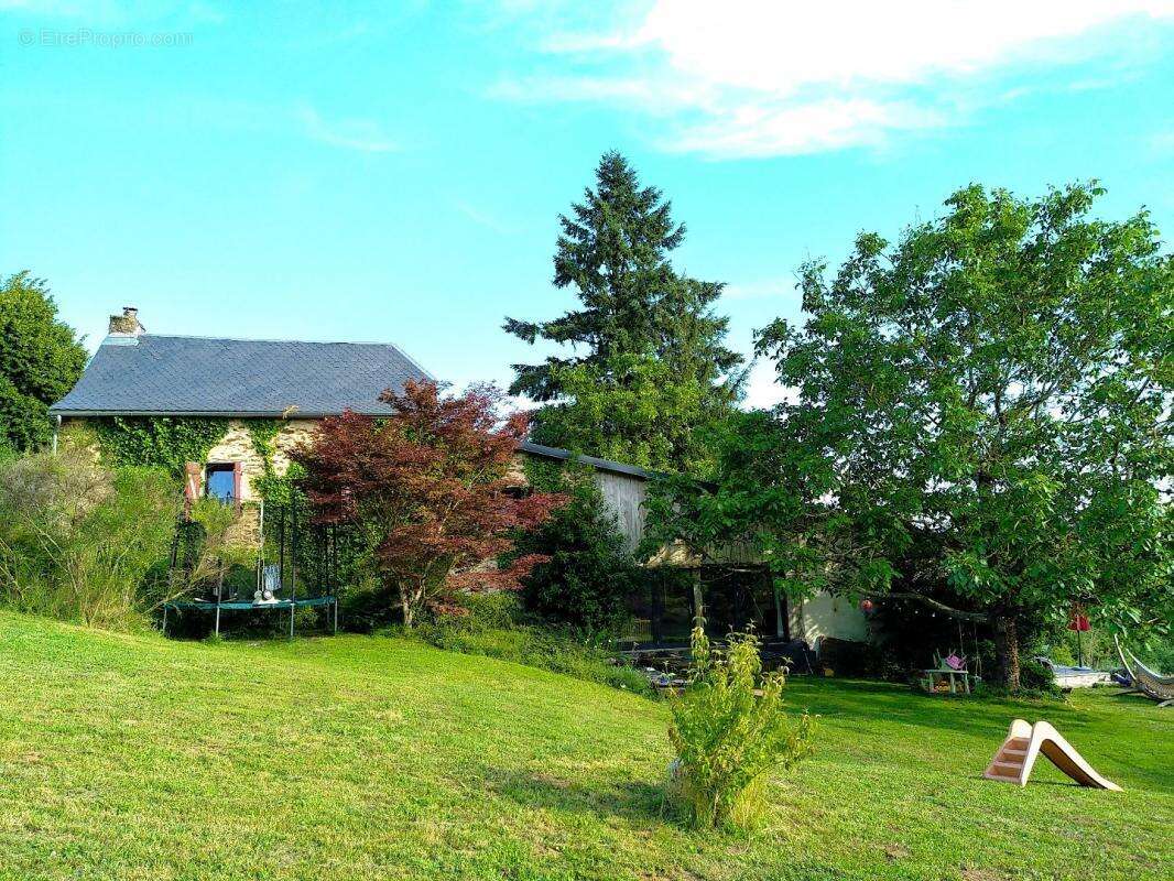 Maison à LA SALVETAT-PEYRALES