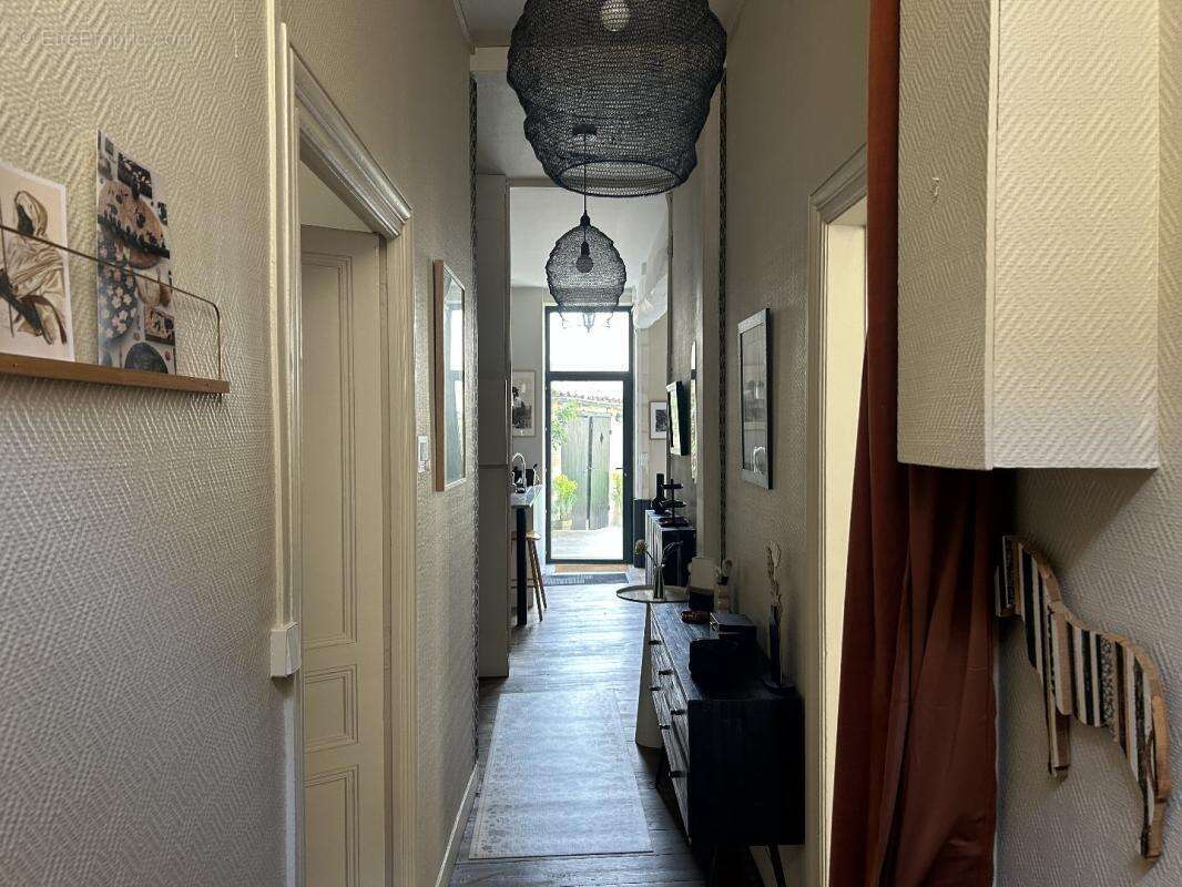 Maison à SAINT-JEAN-D'ANGELY