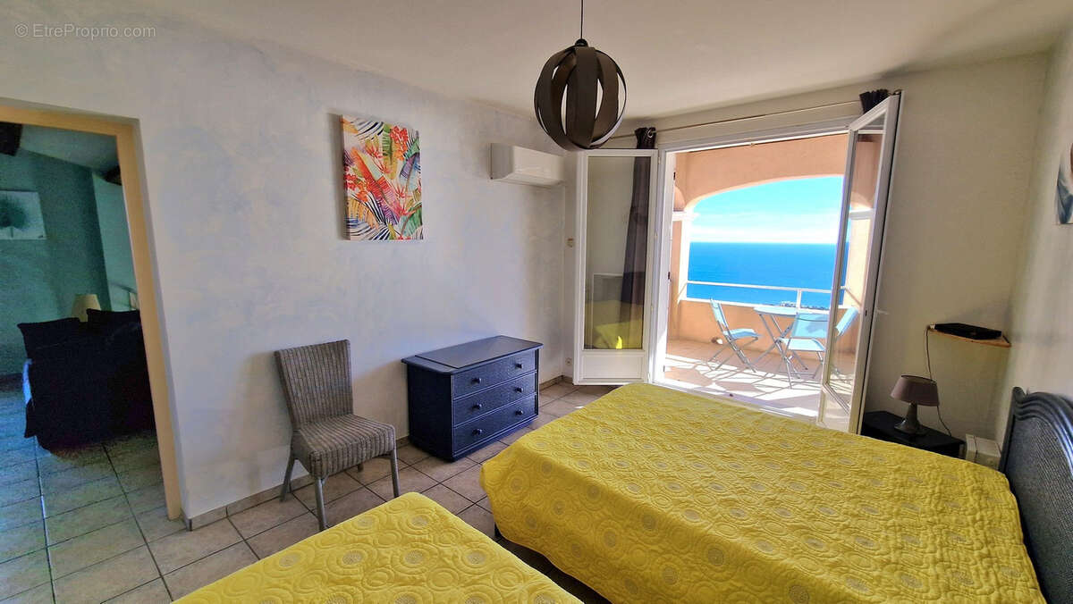 Maison à LES ISSAMBRES