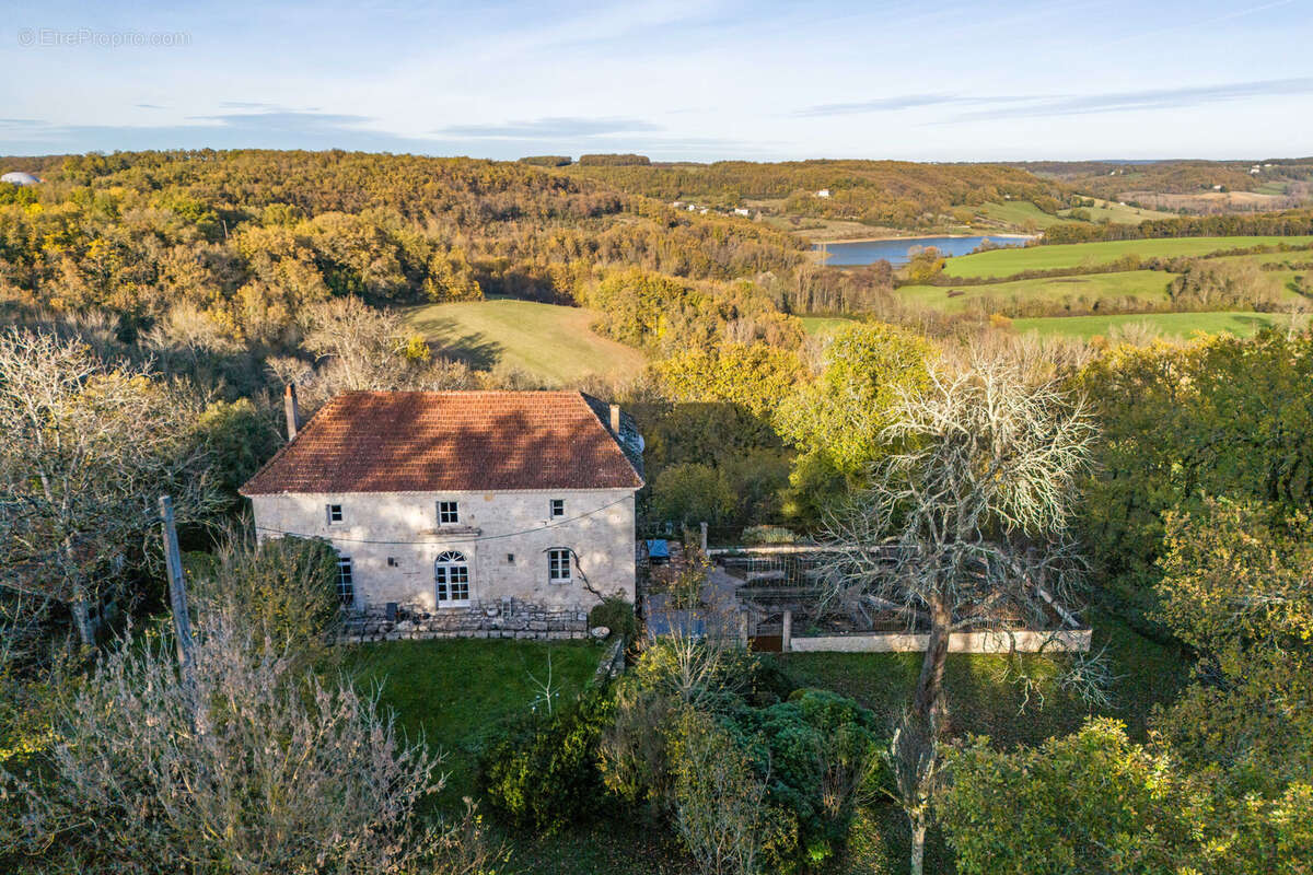 Maison à SAINTE-COLOMBE-DE-VILLENEUVE