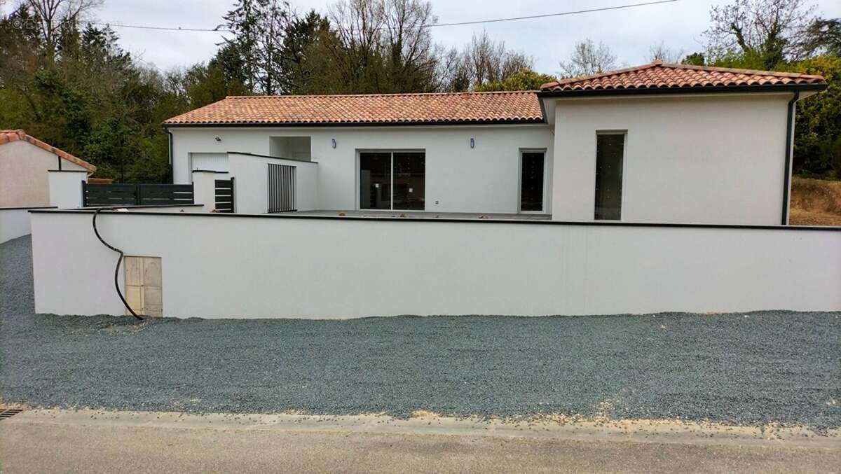 Maison à MAUVEZIN