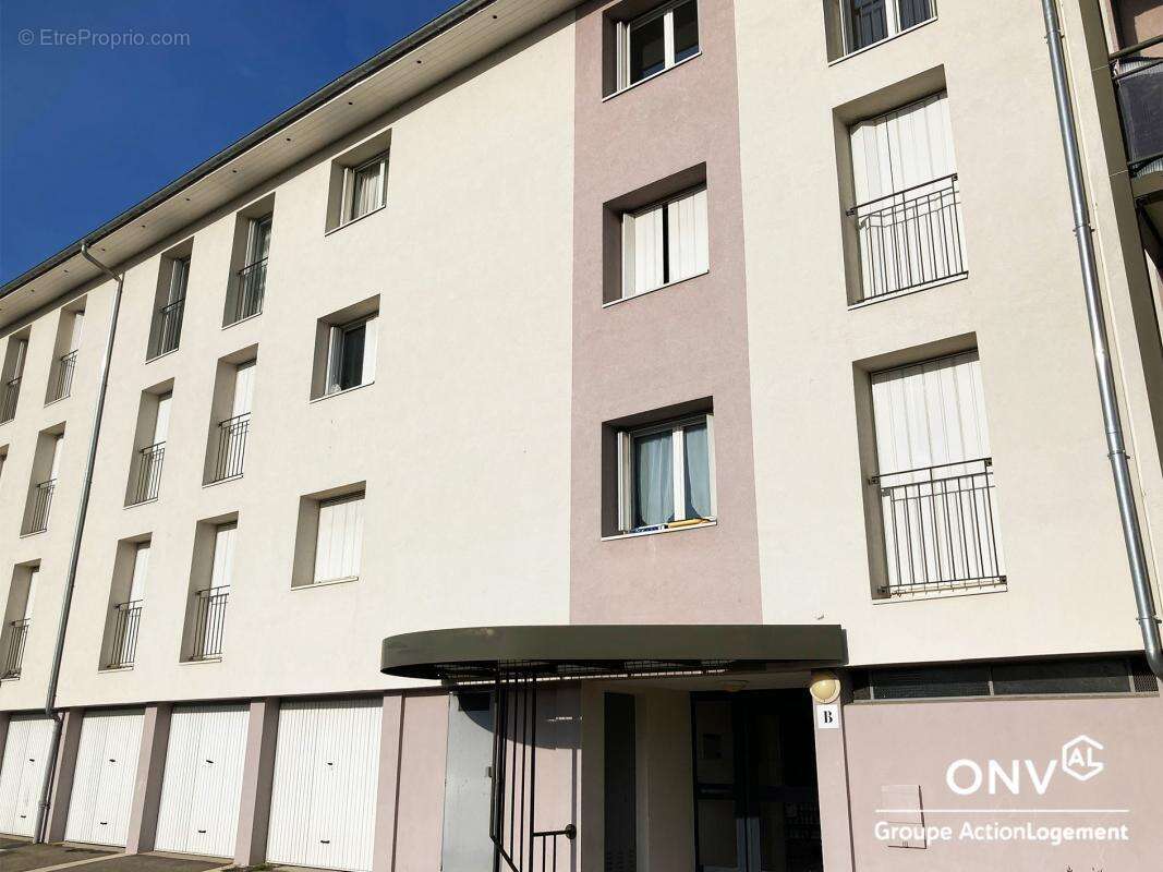 Appartement à SAINT-ETIENNE-DE-SAINT-GEOIRS