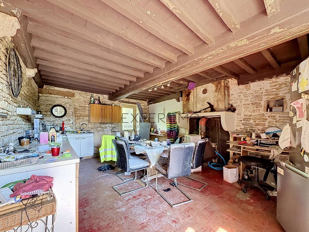 Maison à OZENAY