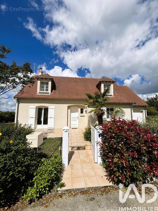 Photo 1 - Maison à YZEURES-SUR-CREUSE