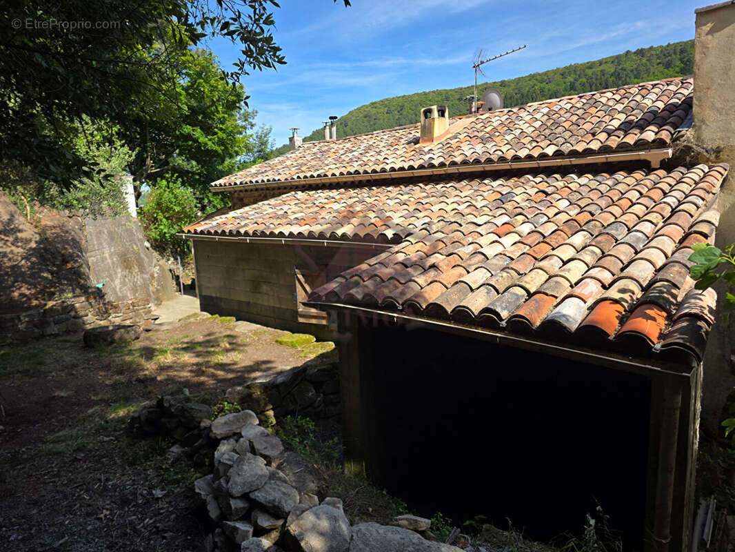 Appartement à ROBIAC-ROCHESSADOULE