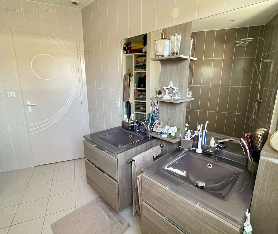 Maison à VAUX-SUR-MER