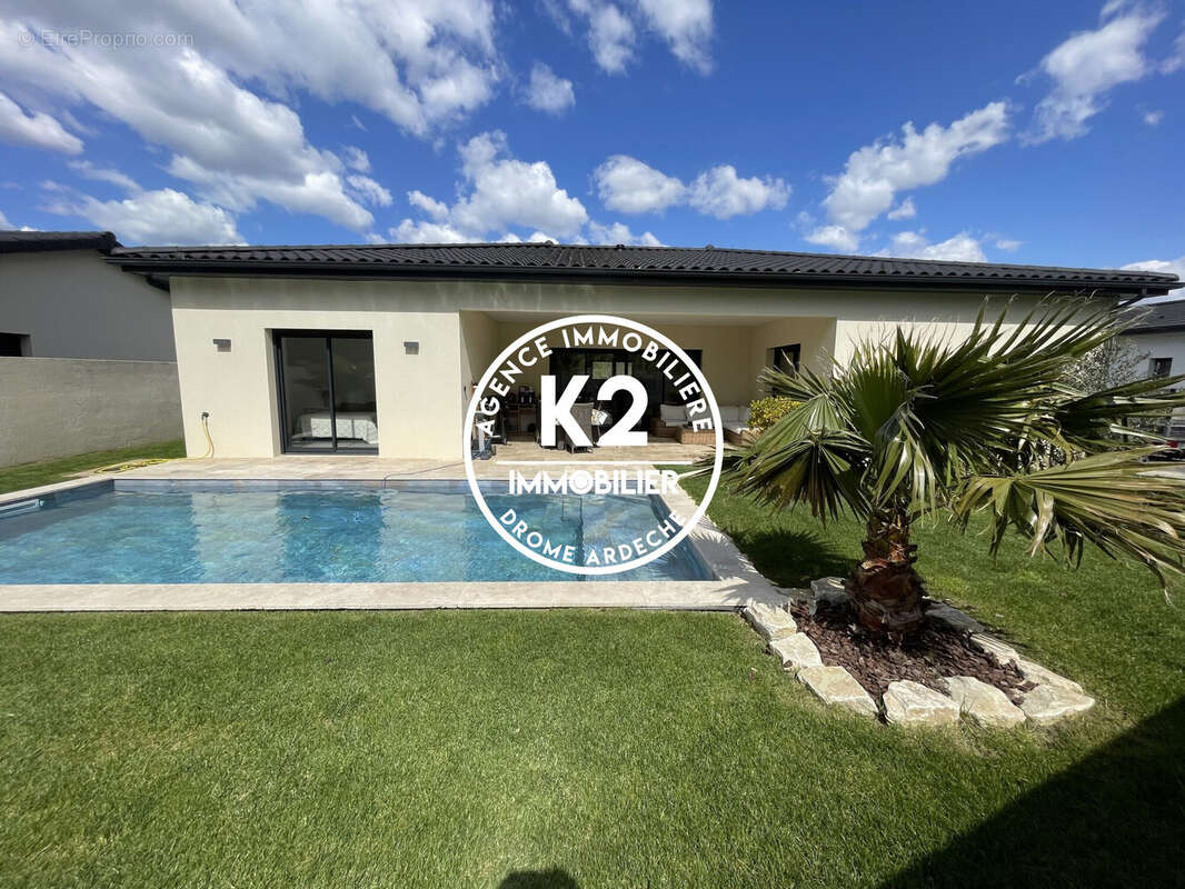 Maison à MONTELIMAR