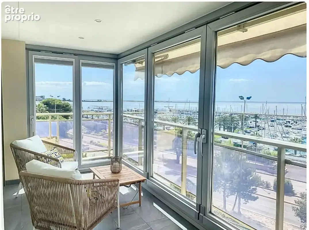 Appartement à SAINT-LAURENT-DU-VAR