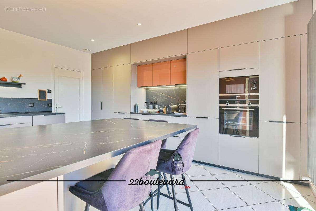 Maison 213 m² à Panazol  - photo 7