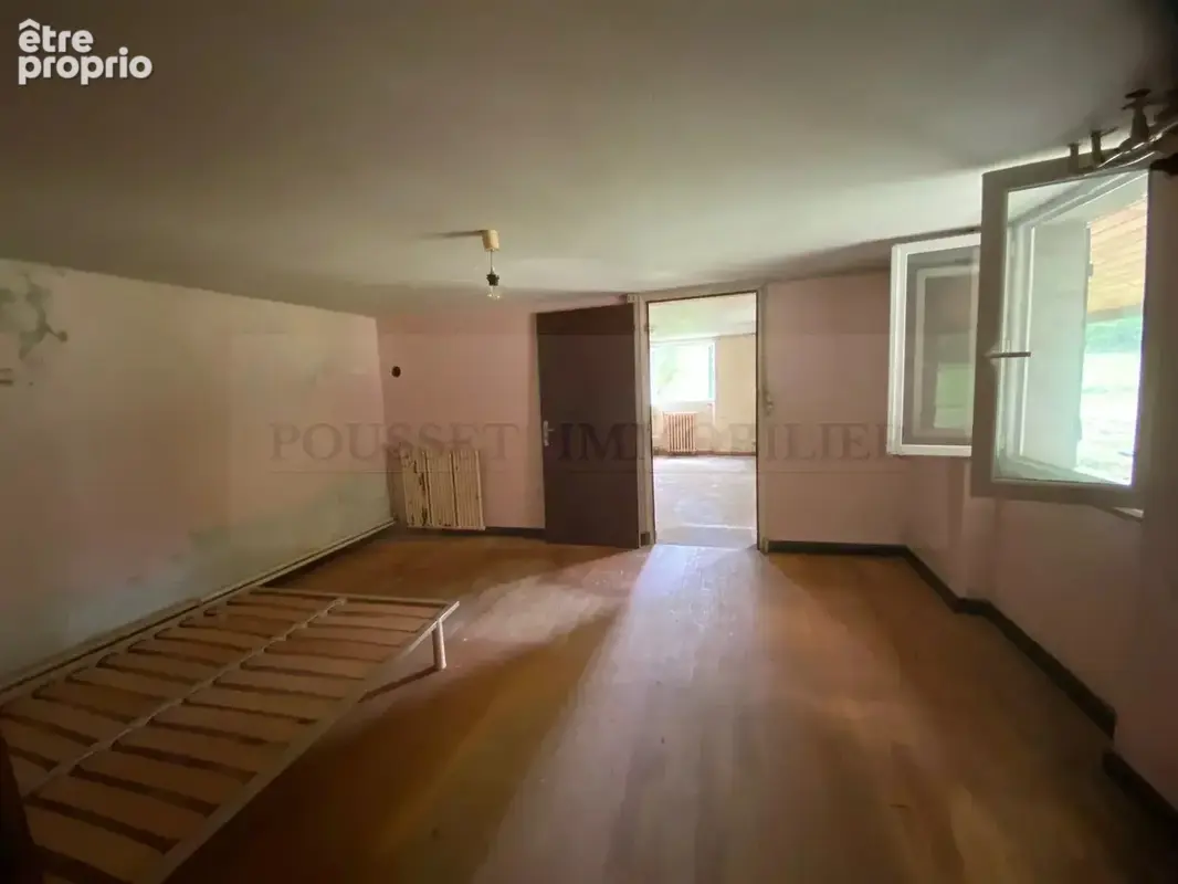 Joie propriété en pierre, comprenant une maison d’habitation, un appartement indépendant, une grande grange en pierre et dépenda - photo 13