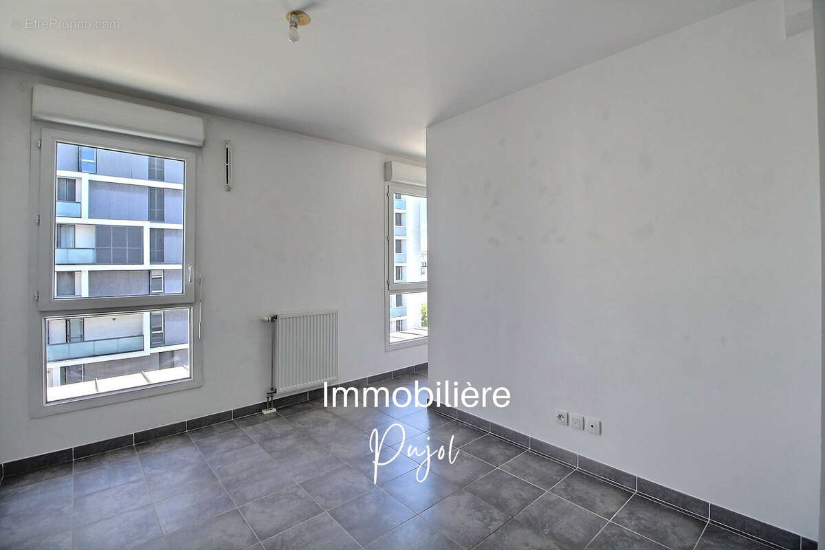 Appartement à MARSEILLE-2E