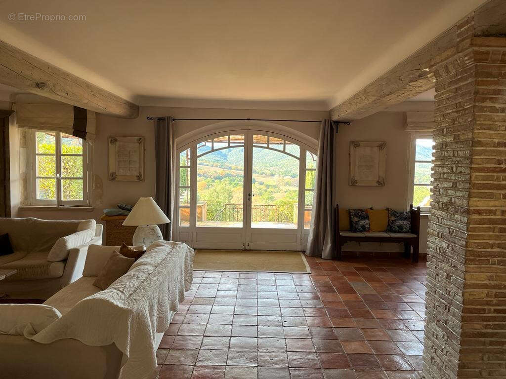 Maison à PLAN-DE-LA-TOUR