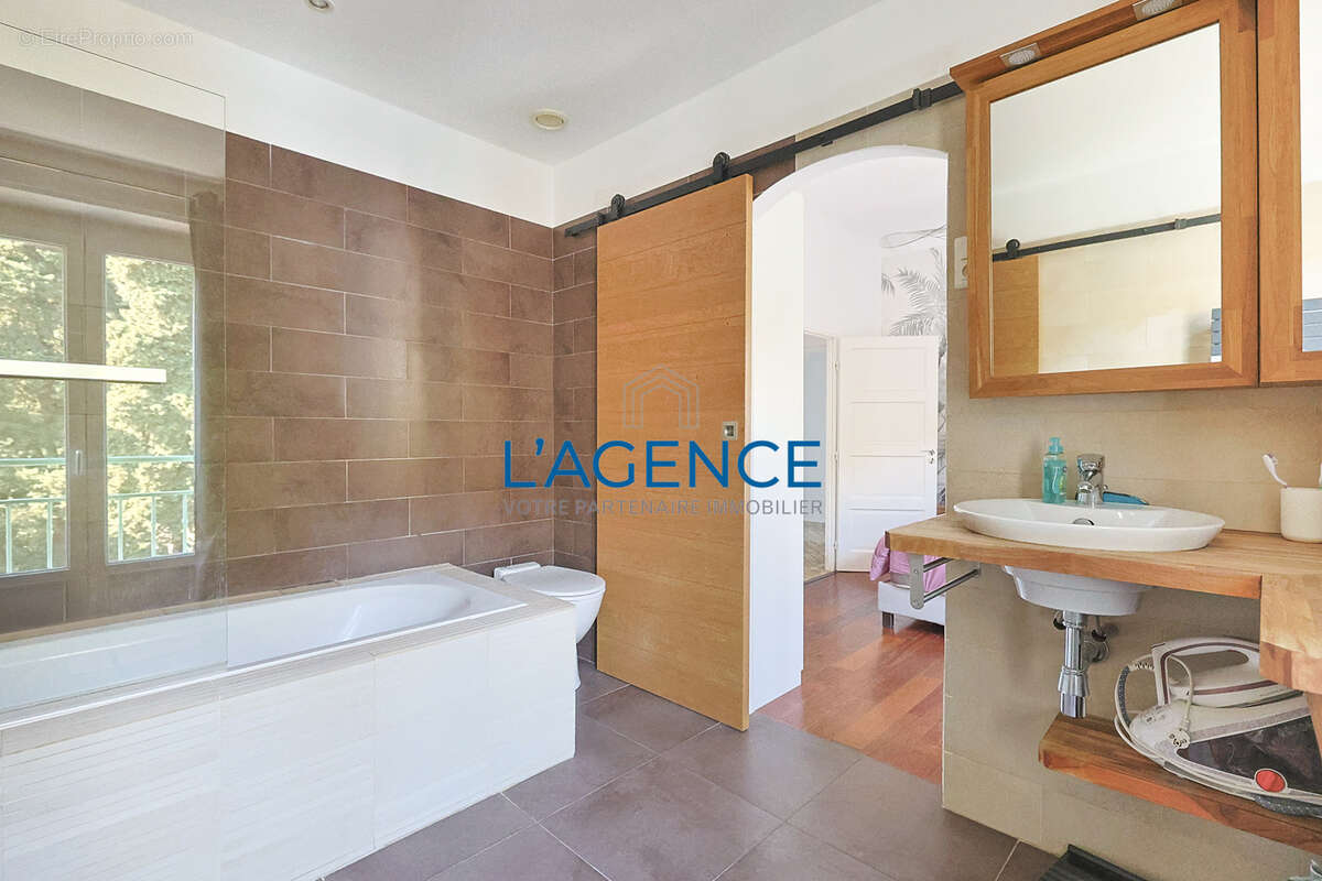 Appartement à HYERES