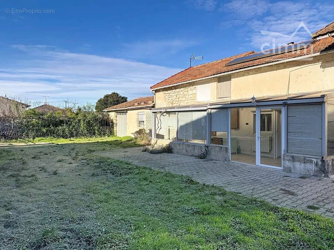 Maison à PERNES-LES-FONTAINES