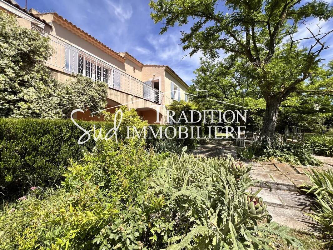 Maison à FONTVIEILLE